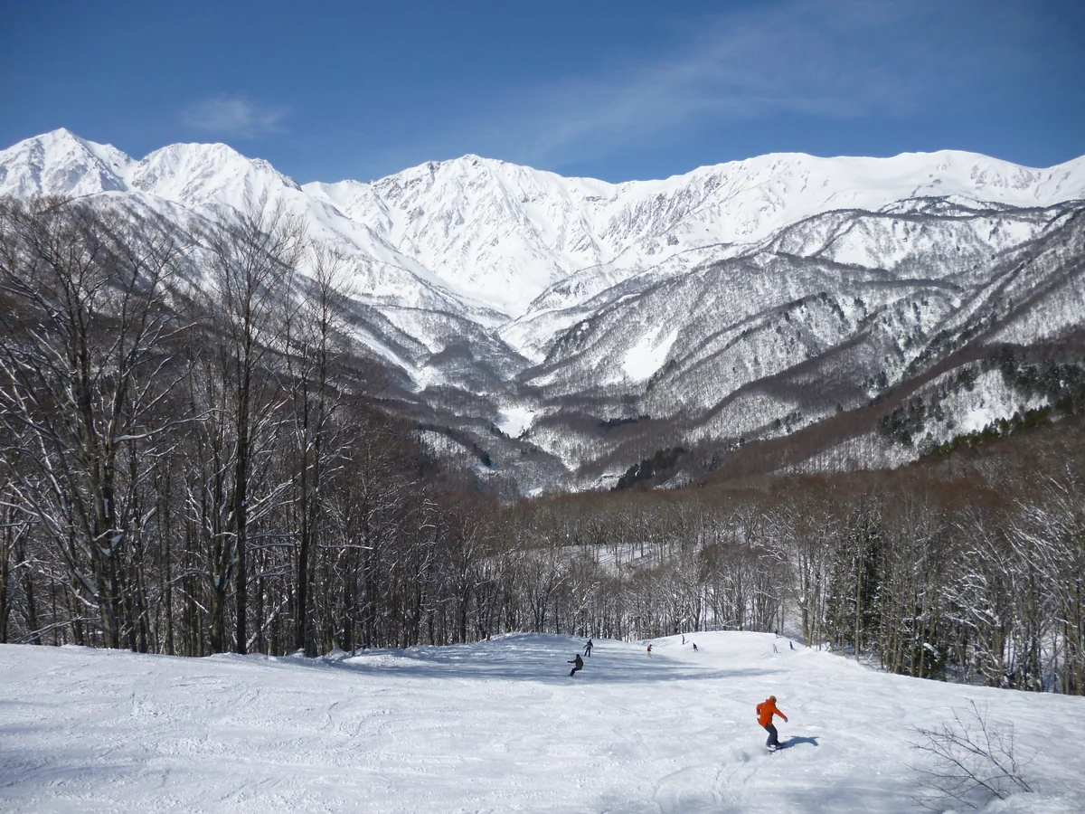 白马岩岳滑雪场
